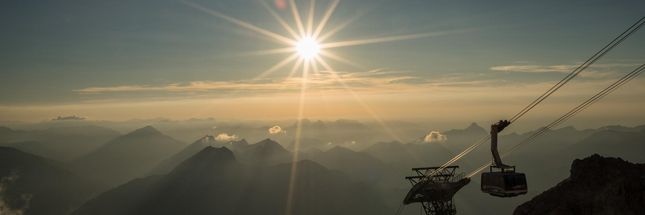 Gondel mit Sonne im Gegenlicht