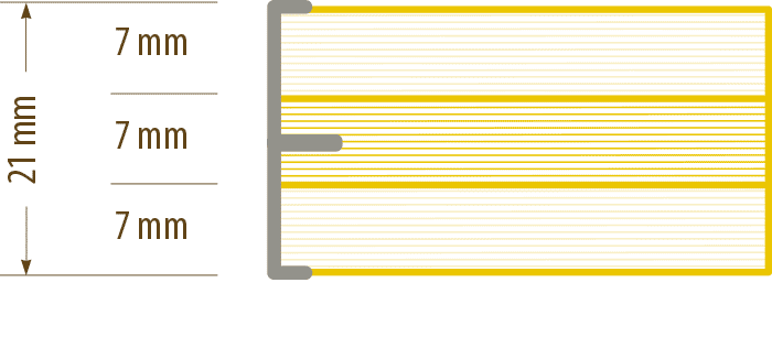 Shuttering panels (21) with edge protection